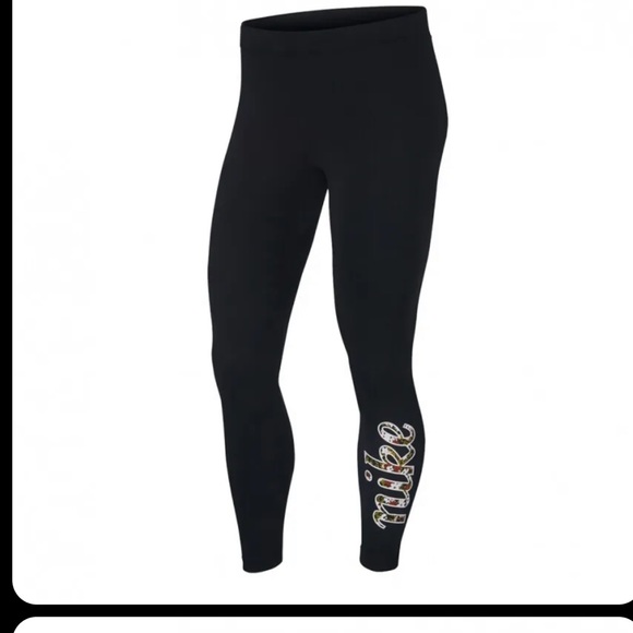 Women's Nike Sportswear Essential High-Waisted Leggings - Picture 1 of 6